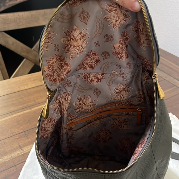 Hobo River Backpack vintage green color with gold hardware - Picture 5 of 6